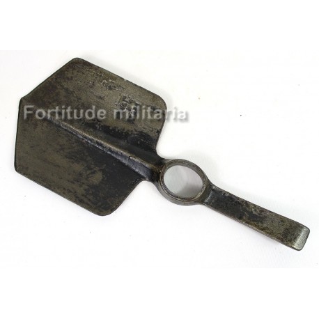 British individual entrenching tool " 1944 "