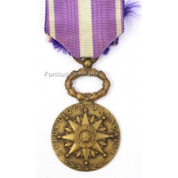 French medal"honneur de l'étoile civique"