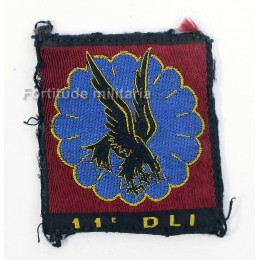 Insigne " 11e division légère"